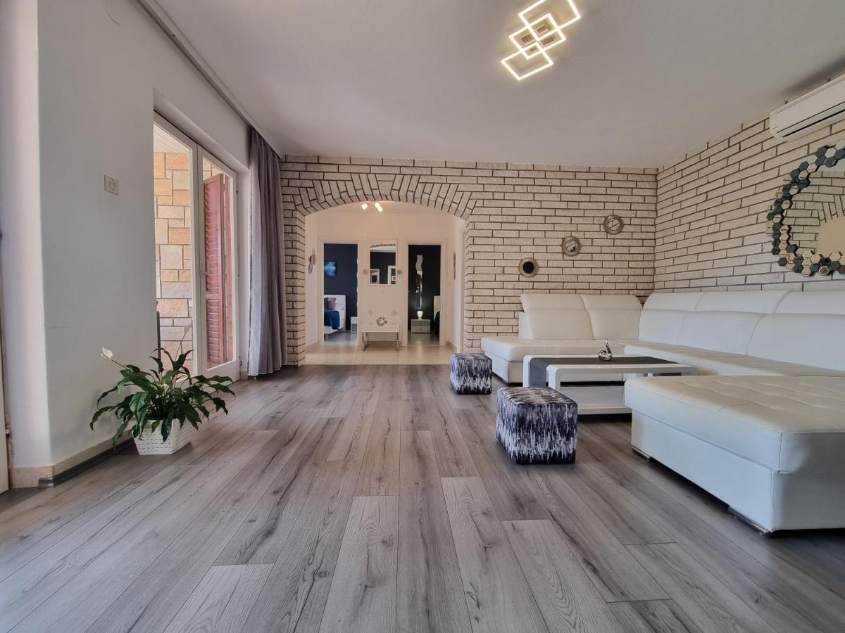 Villa Ilaria Bol Eksteriør billede